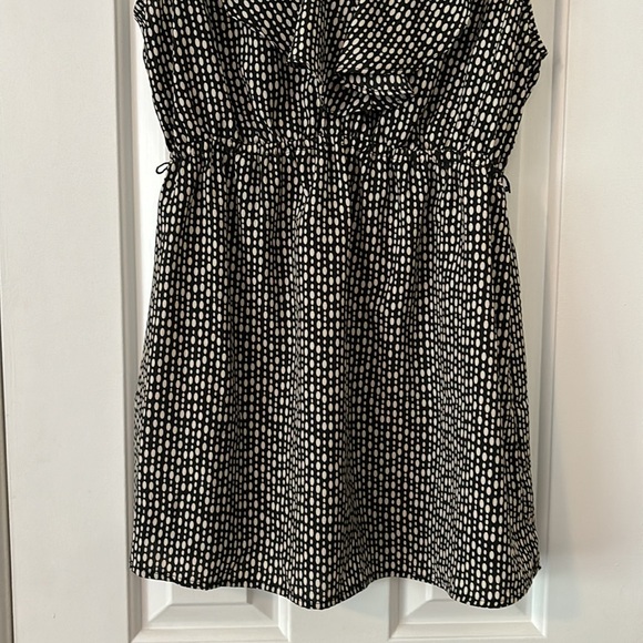 Motherhood Maternity Soft Ruffle Tank Print Shirt with Belt Loop➰ (no belt incl) - Picture 2 of 5